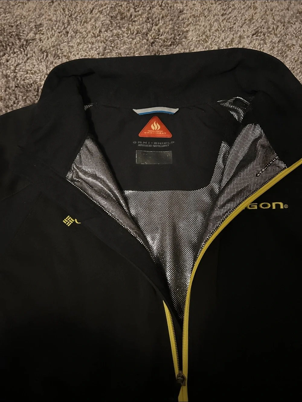 Oregon Ducks Columbia Black Jacket with Yellow Zippers Omni heat